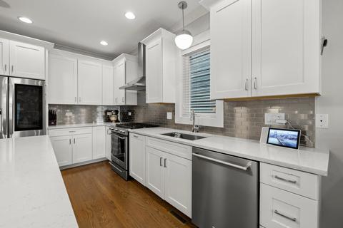 4633 S Champlain Ave, Chicago, IL 60653 photo 13