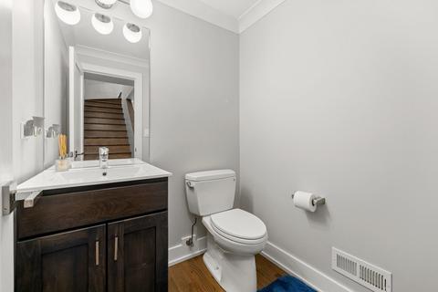 4633 S Champlain Ave, Chicago, IL 60653 photo 17