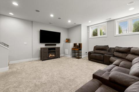 4633 S Champlain Ave, Chicago, IL 60653 photo 39