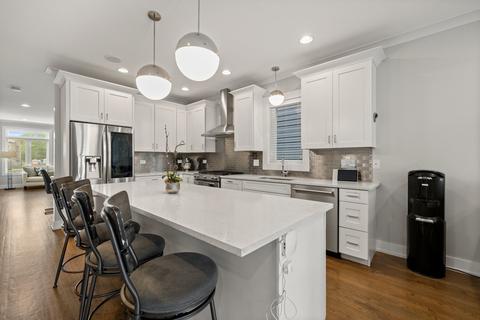 4633 S Champlain Ave, Chicago, IL 60653 photo 10