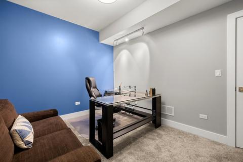 4633 S Champlain Ave, Chicago, IL 60653 photo 46