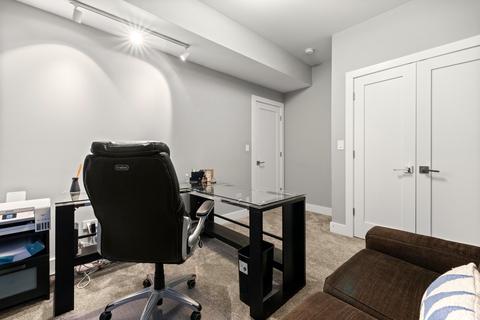 4633 S Champlain Ave, Chicago, IL 60653 photo 45