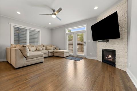 4633 S Champlain Ave, Chicago, IL 60653 photo 15