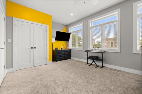 4633 S Champlain Ave, Chicago, IL 60653 photo 27