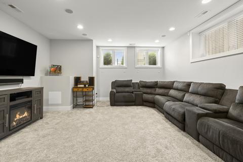 4633 S Champlain Ave, Chicago, IL 60653 photo 40