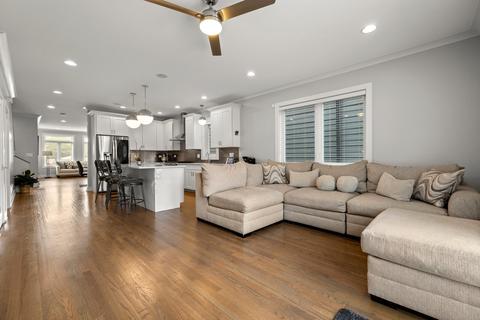 4633 S Champlain Ave, Chicago, IL 60653 photo 14