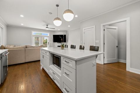 4633 S Champlain Ave, Chicago, IL 60653 photo 12