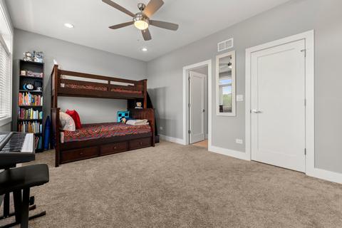 4633 S Champlain Ave, Chicago, IL 60653 photo 29