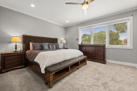 4633 S Champlain Ave, Chicago, IL 60653 photo 18