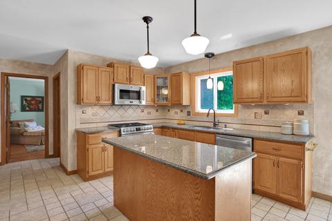 955 Auburn Ln, Bartlett, IL 60103 photo 12