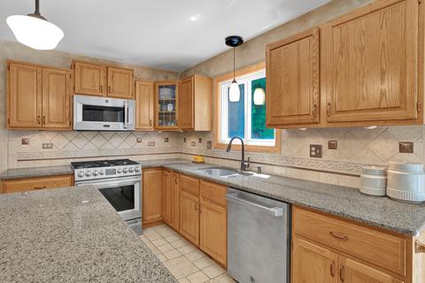 955 Auburn Ln, Bartlett, IL 60103 photo 13