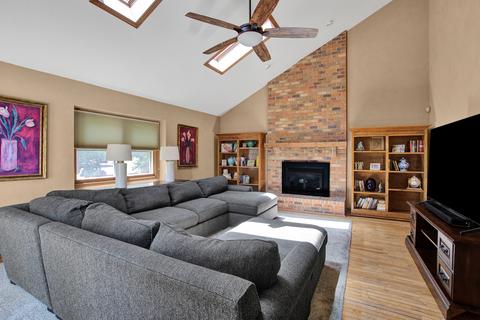 955 Auburn Ln, Bartlett, IL 60103 photo 9