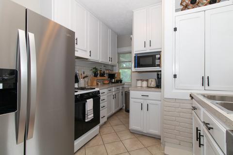 407 Hovey Ave, Normal, IL 61761 photo 3