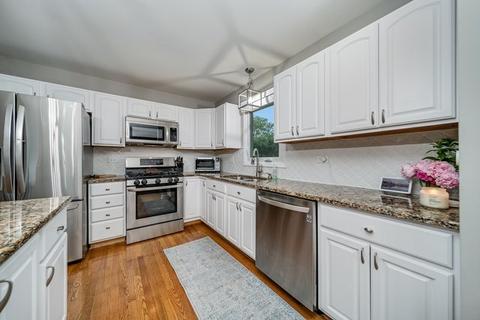 3667 Whispering Trails Dr, Hoffman Estates, IL 60192 photo 9