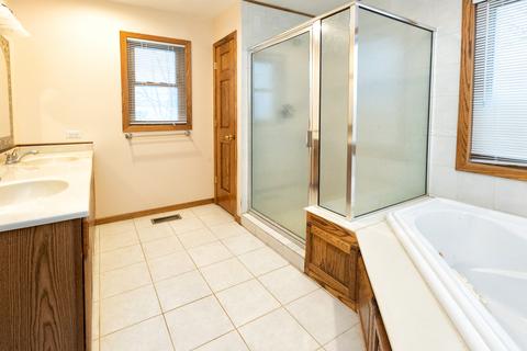 2405 Wilke Rd, Rolling Meadows, IL 60008 photo 10