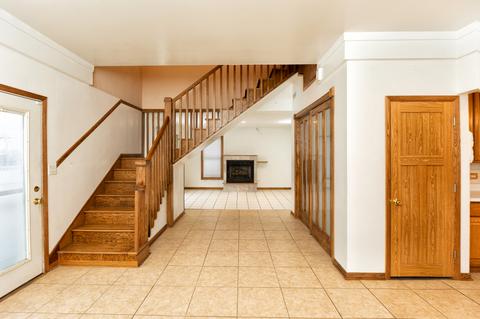 2405 Wilke Rd, Rolling Meadows, IL 60008 photo 4