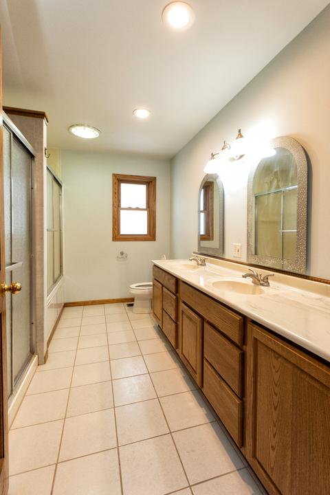 2405 Wilke Rd, Rolling Meadows, IL 60008 photo 17