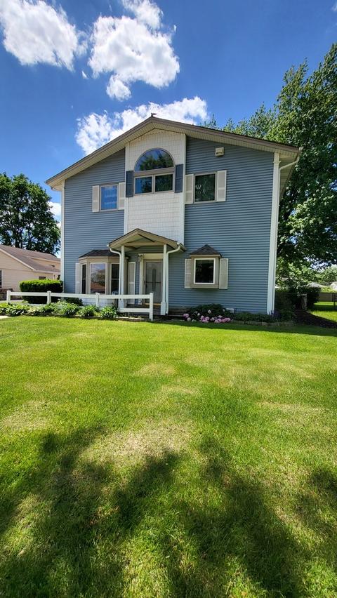2405 Wilke Rd, Rolling Meadows, IL 60008 photo 2