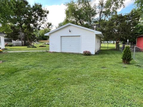 804 E Washington St, Le Roy, IL 61752 photo 24
