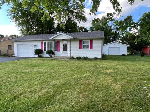 804 E Washington St, Le Roy, IL 61752 photo 2