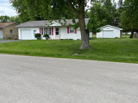 804 E Washington St, Le Roy, IL 61752 photo 9