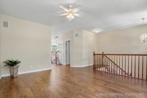 282 Comstock Dr, Elgin, IL 60124 photo 5