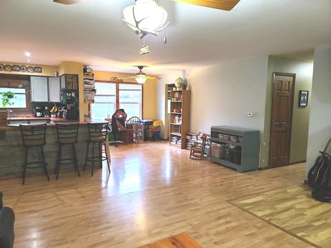 8511 Nolan St, Harvard, IL 60033 photo 18
