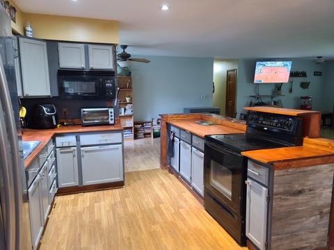 8511 Nolan St, Harvard, IL 60033 photo 2