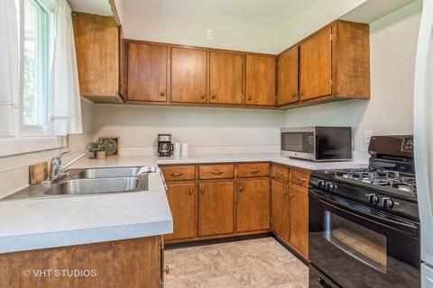 507 Byron Ct, Wheaton, IL 60187 photo 4