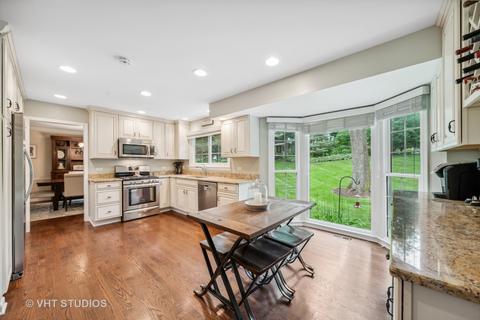 515 Hevern Dr, Wheaton, IL 60189 photo 6