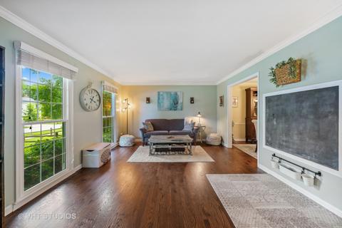 515 Hevern Dr, Wheaton, IL 60189 photo 3