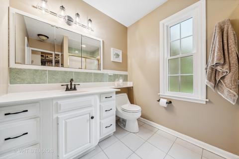515 Hevern Dr, Wheaton, IL 60189 photo 10