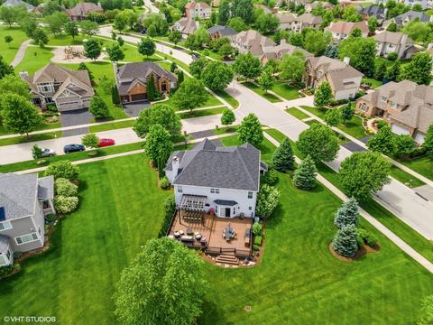25824 Ross Ln, Plainfield, IL 60585 photo 2
