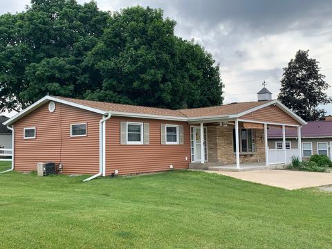 502 Fairway Dr, Morrison, IL 61270 photo 3