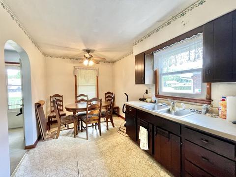 188 N Bates Ave, Kankakee, IL 60901 photo 5