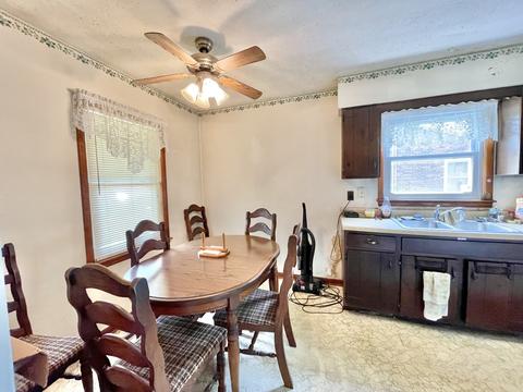188 N Bates Ave, Kankakee, IL 60901 photo 3