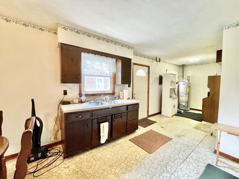 188 N Bates Ave, Kankakee, IL 60901 photo 4