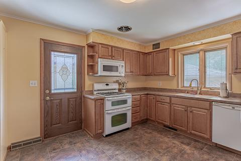422 S Cherry St, Itasca, IL 60143 photo 4