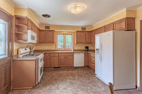 422 S Cherry St, Itasca, IL 60143 photo 3