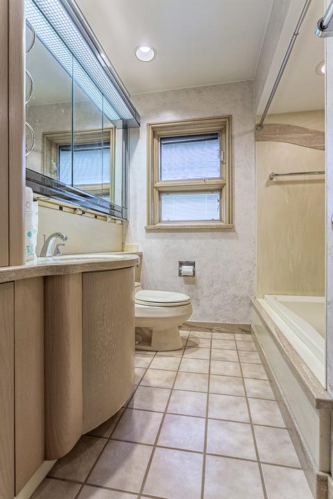 422 S Cherry St, Itasca, IL 60143 photo 10