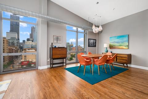 770 W Gladys Ave #803, Chicago, IL 60661 photo 3