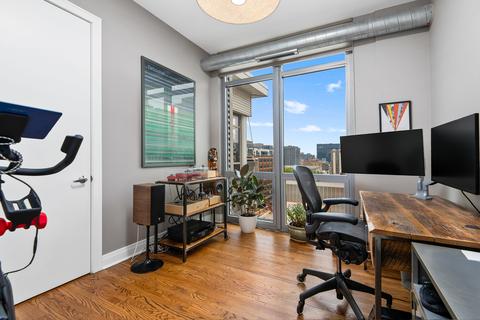 770 W Gladys Ave #803, Chicago, IL 60661 photo 16