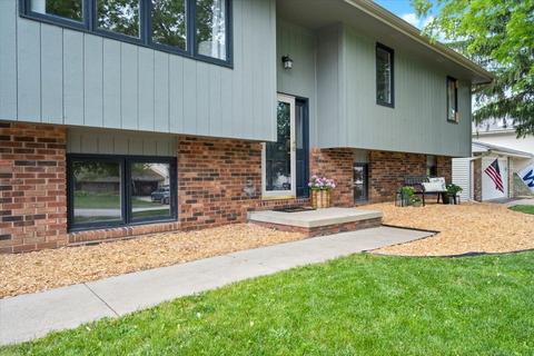 214 Saratoga Rd, Normal, IL 61761 photo 2