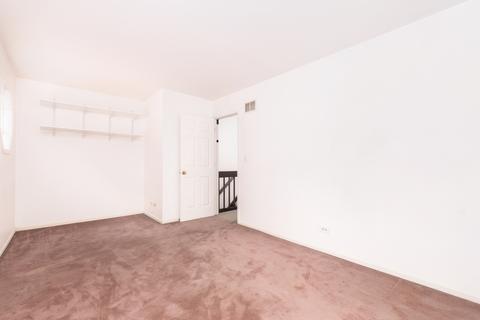 638 Dover Dr, Elgin, IL 60120 photo 10