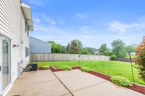 638 Dover Dr, Elgin, IL 60120 photo 14