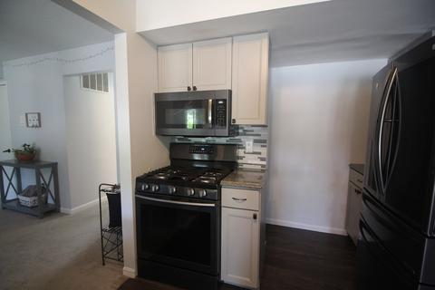 601 N Main St #5S, Normal, IL 61761 photo 6