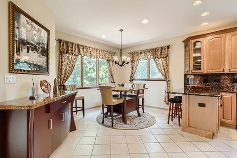 2133 S Wolf Rd, Des Plaines, IL 60018 photo 13