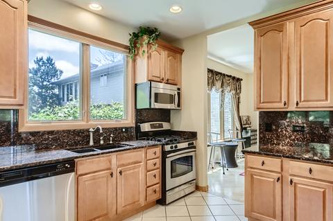 2133 S Wolf Rd, Des Plaines, IL 60018 photo 12