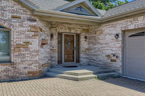 2133 S Wolf Rd, Des Plaines, IL 60018 photo 3
