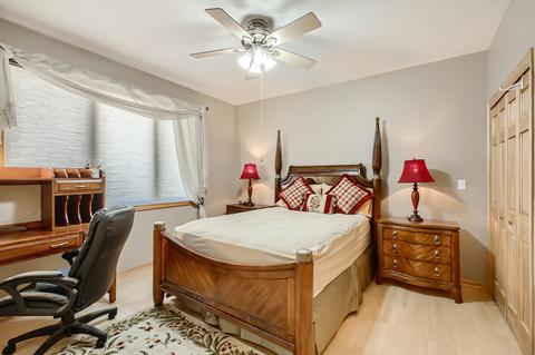 2133 S Wolf Rd, Des Plaines, IL 60018 photo 21